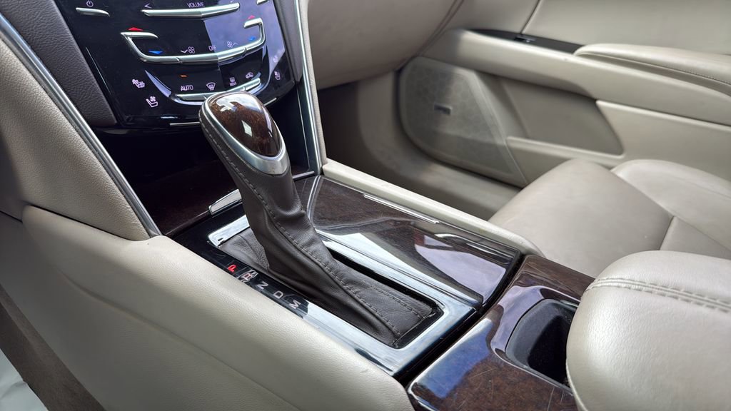 Used 2015 Cadillac XTS Luxury w/ Driver Awareness Package FWD image 29
