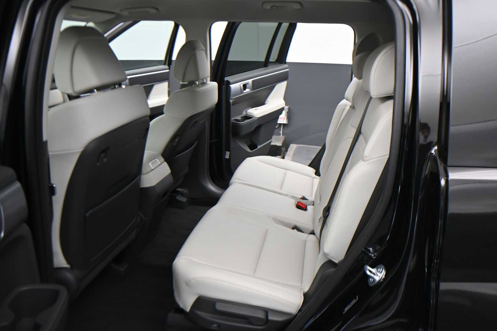 Used 2026 Hyundai Santa Fe SEL AWD/4WD image 15