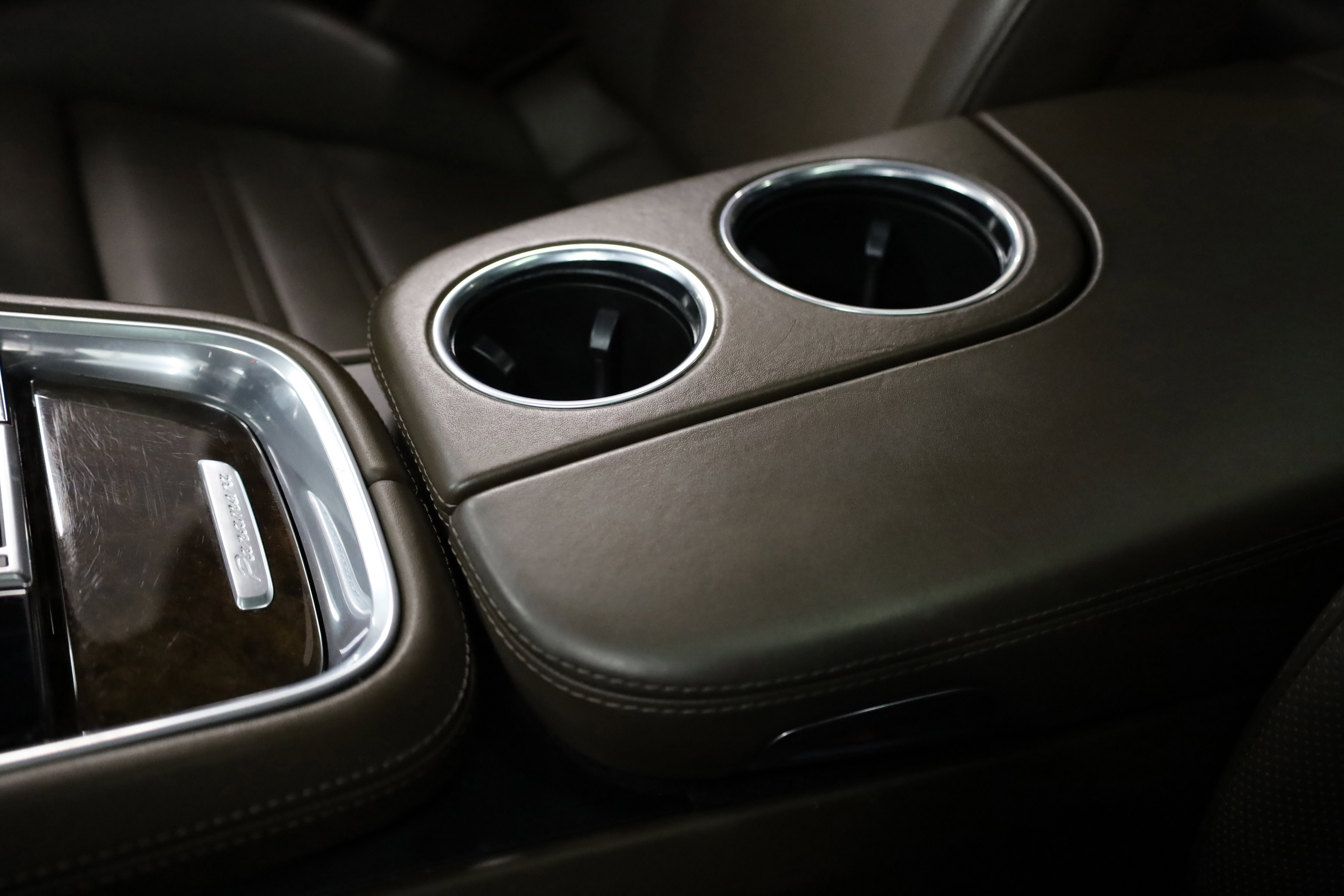 Used 2018 Porsche Panamera 4S image 35