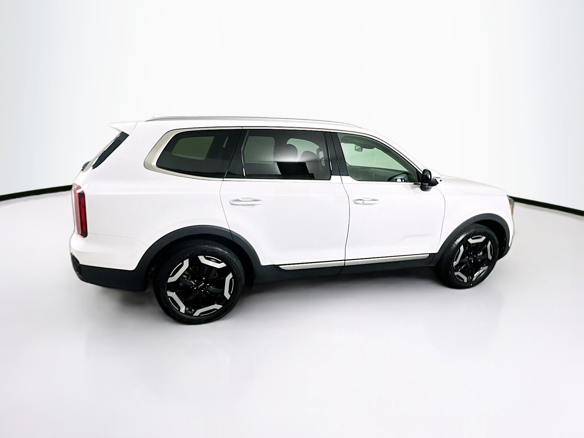Used 2025 Kia Telluride S image 10