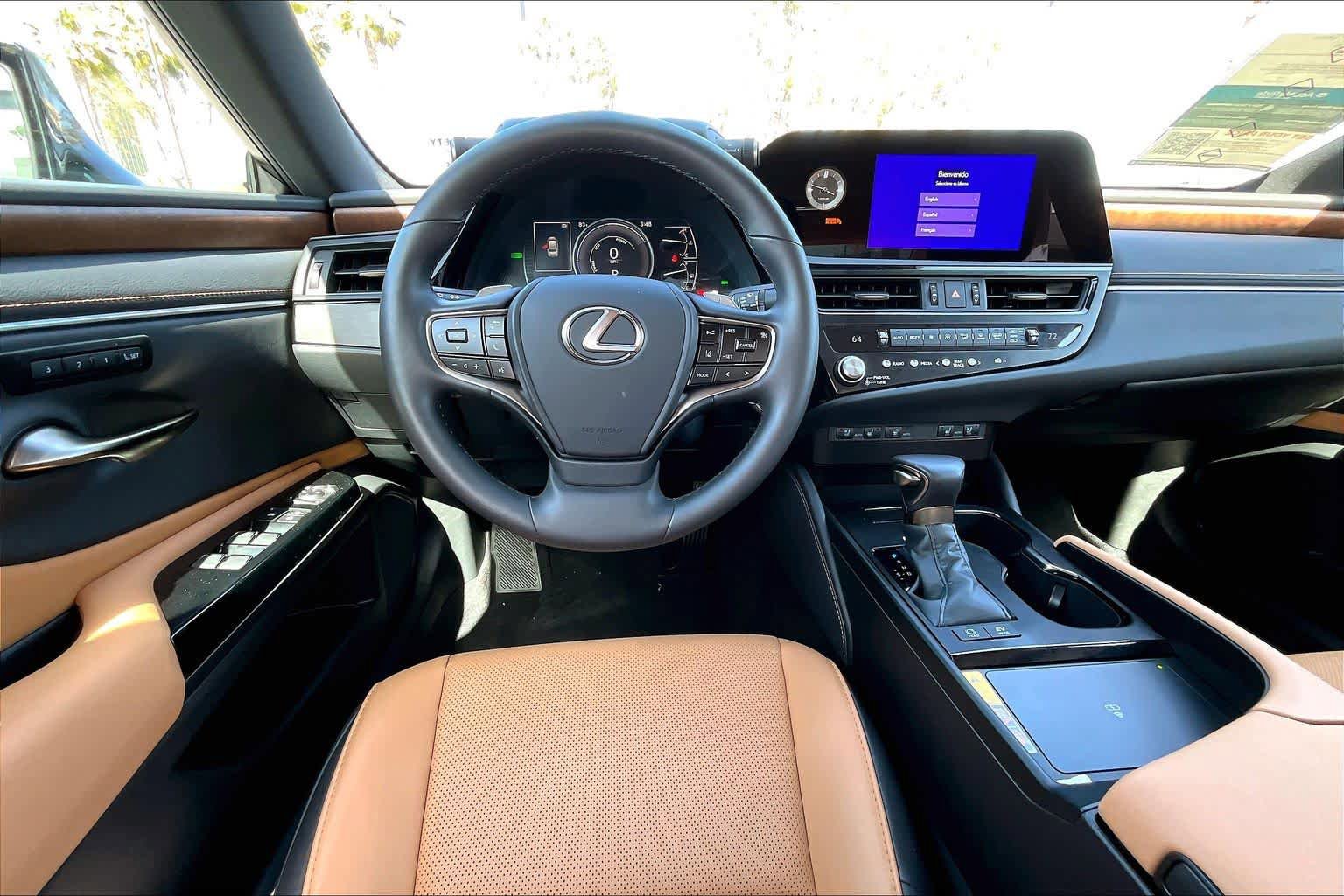 Used 2025 Lexus ES 300h w/ Premium Package FWD image 5