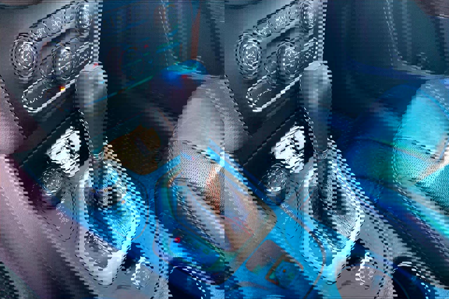 Used 2015 Jeep Cherokee Trailhawk w/ Comfort/Convenience Group image 17