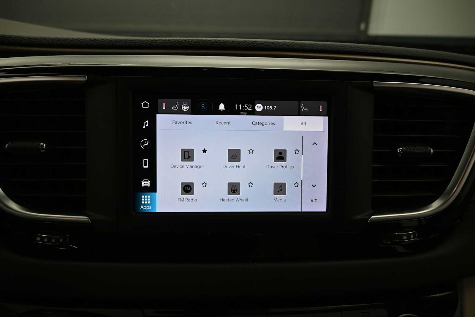 Used 2023 Chrysler Voyager LX FWD image 17