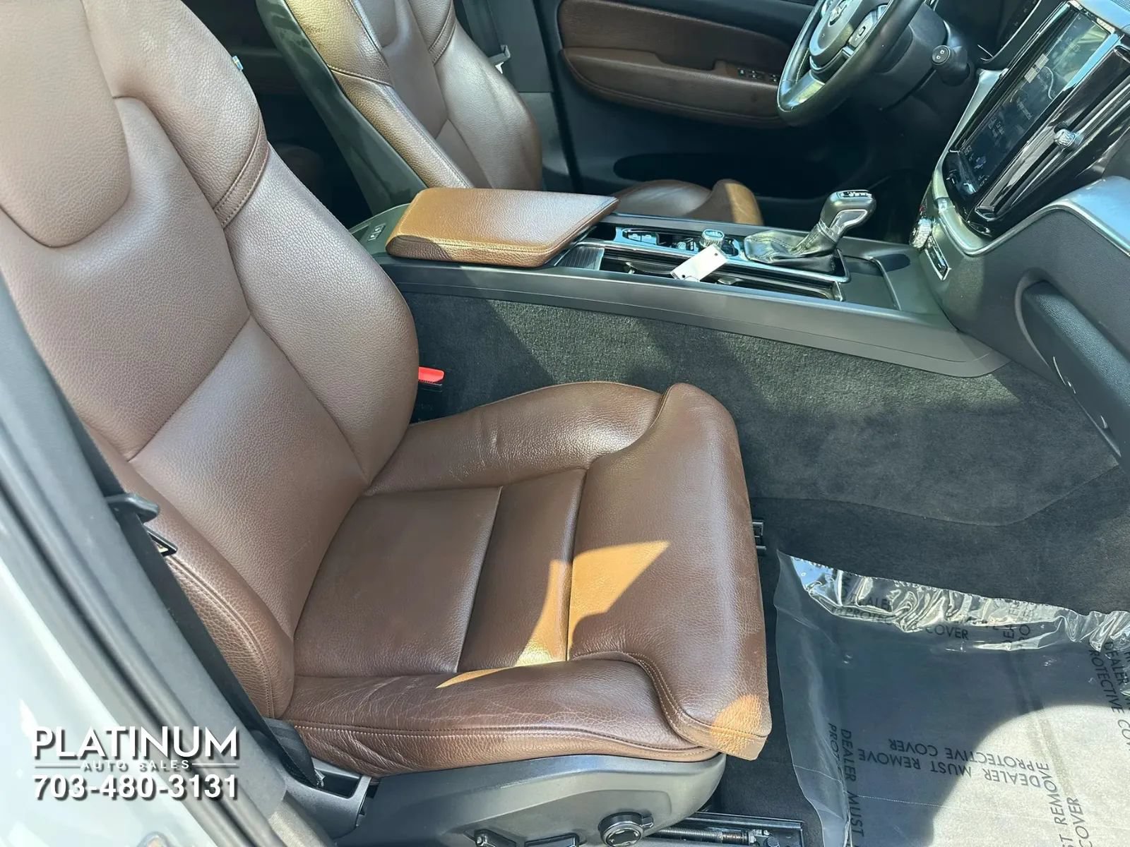 Used 2019 Volvo XC60 T5 Momentum w/ Multimedia Package AWD/4WD image 12