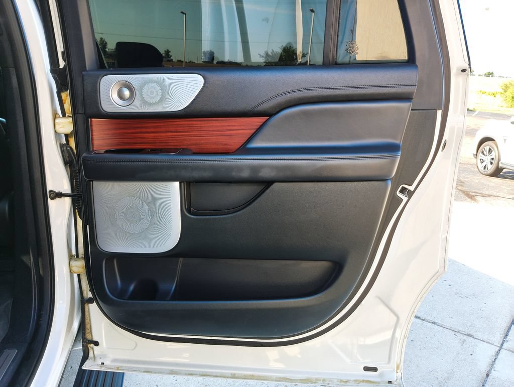 Used 2024 Lincoln Navigator L Reserve w/ Equipment Group 201A AWD/4WD image 24