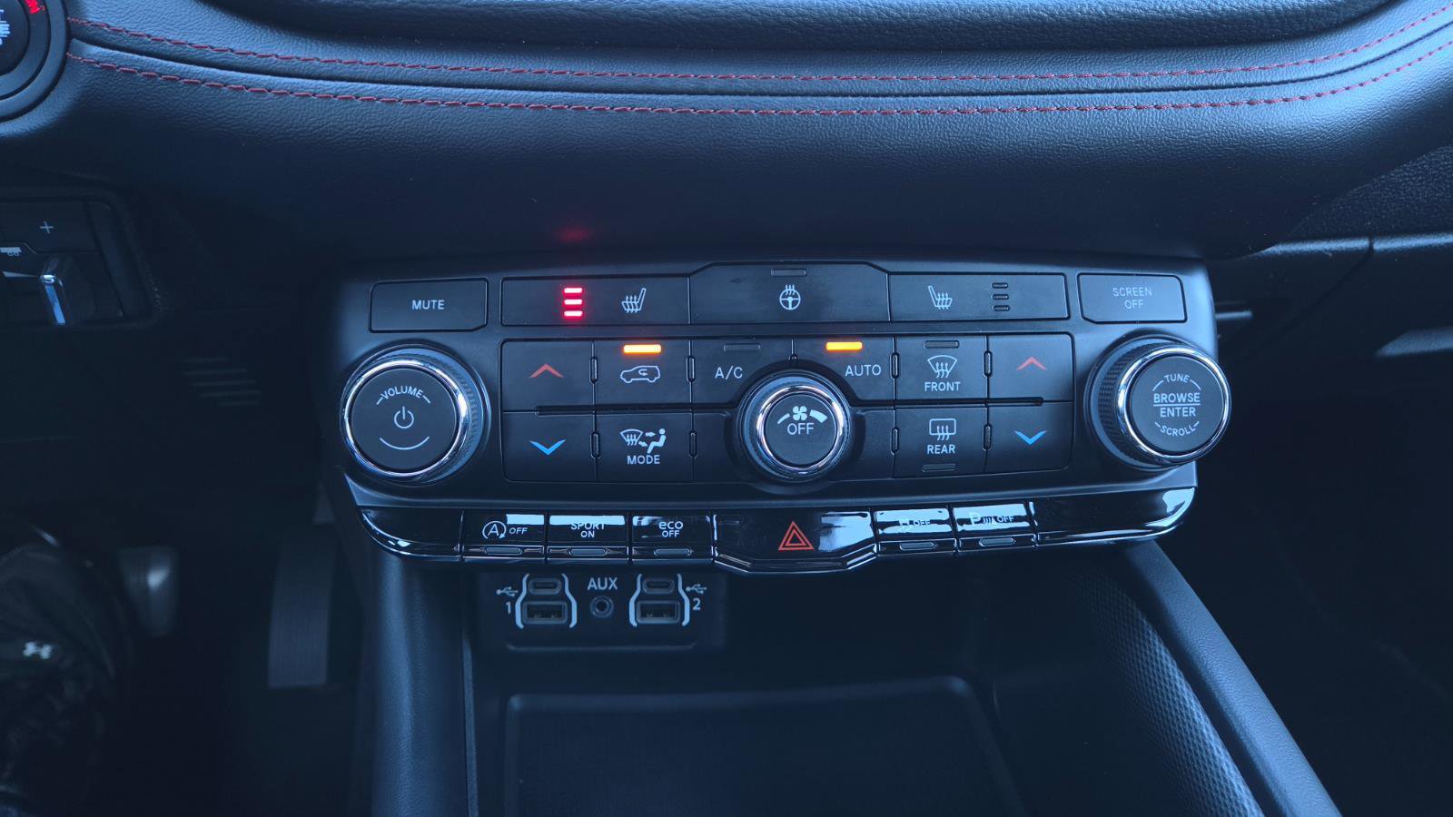 Used 2023 Dodge Durango GT image 32