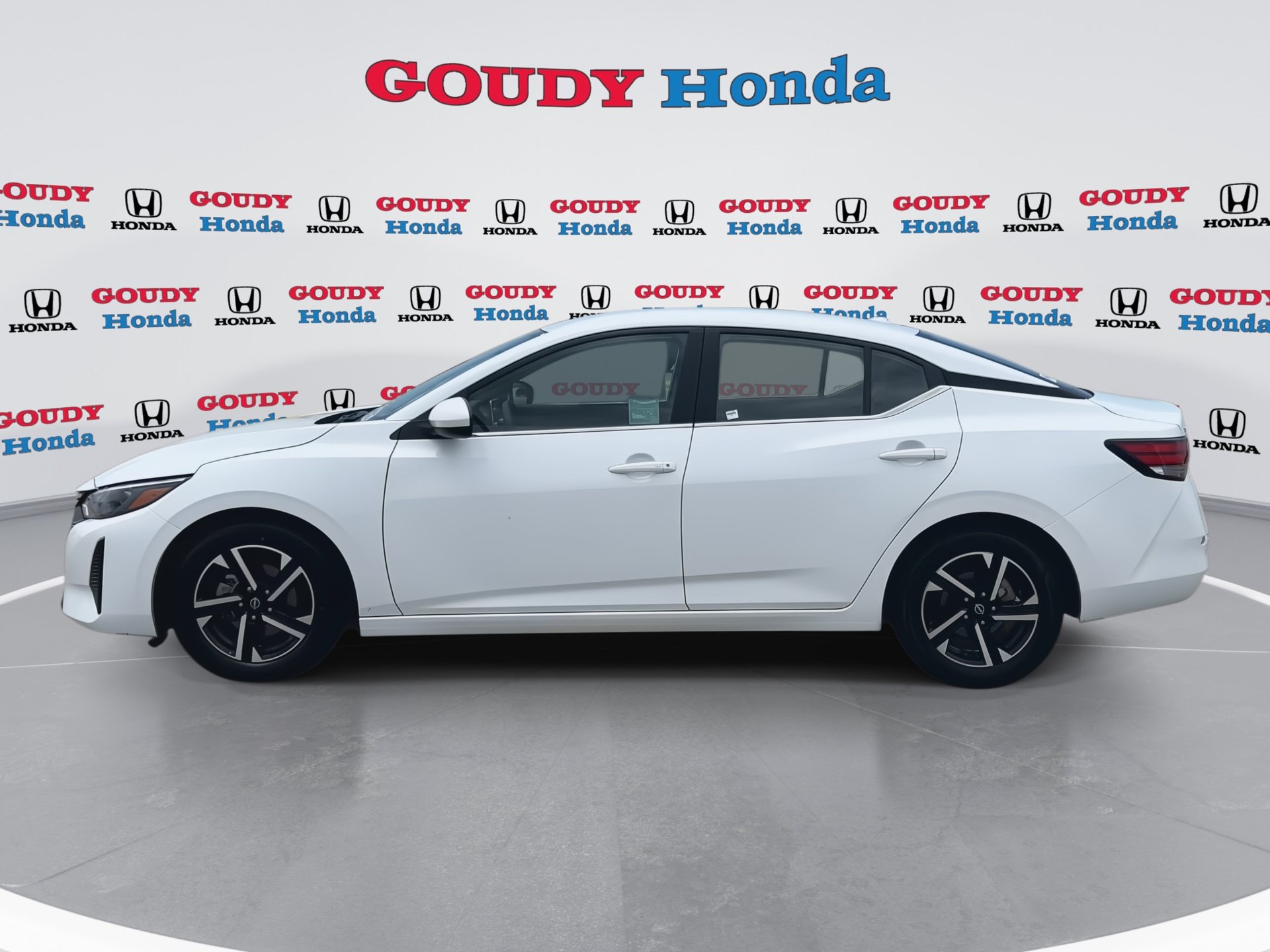 Used 2024 Nissan Sentra SV FWD image 5