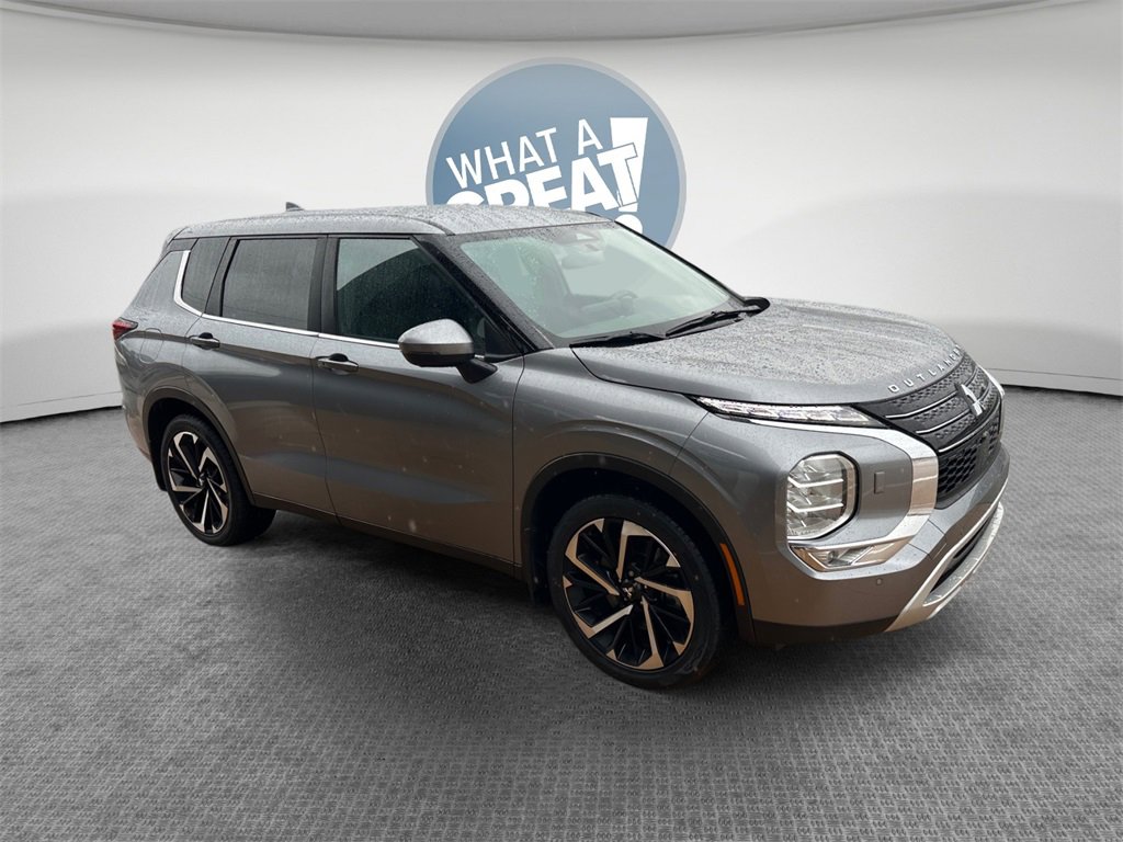 Used 2023 Mitsubishi Outlander SE