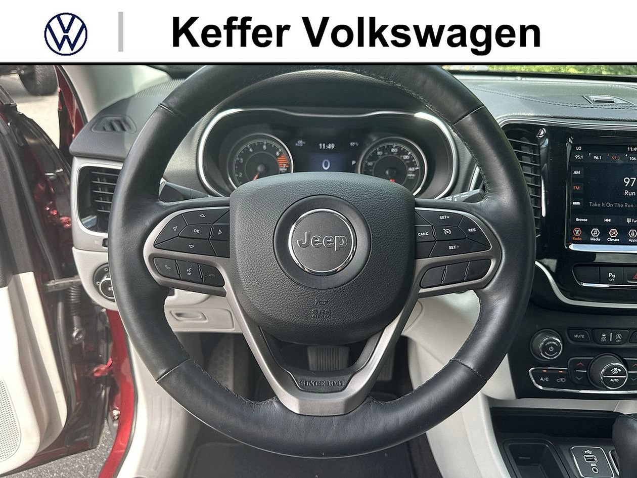 Used 2019 Jeep Cherokee Limited FWD image 16