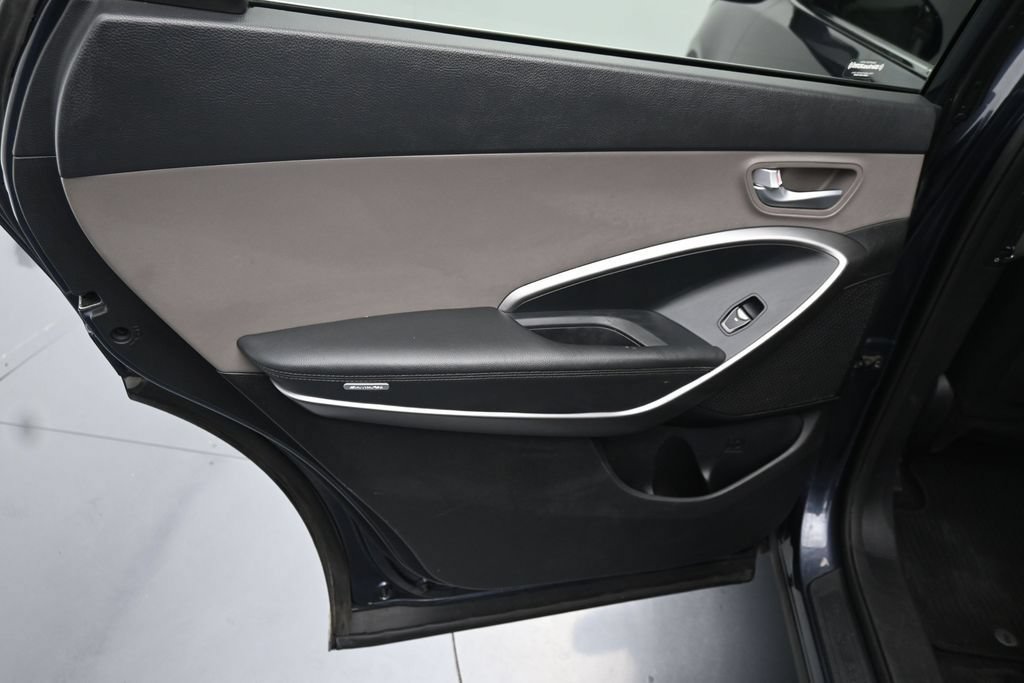 Used 2019 Hyundai Santa Fe XL SE AWD/4WD image 17