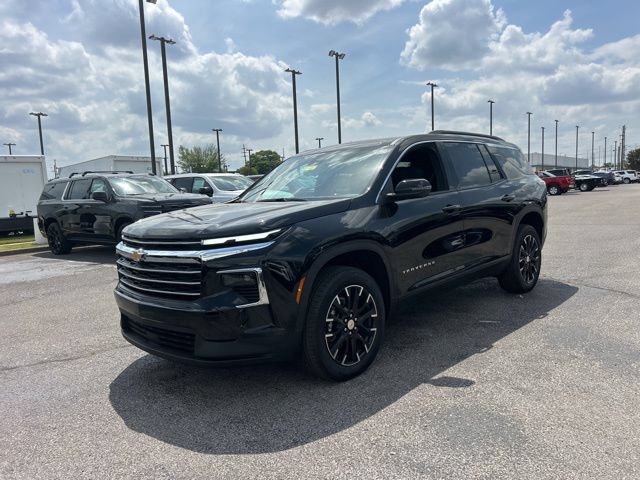 New 2026 Chevrolet Traverse LT w/ Sun and Wheel Package FWD image 7