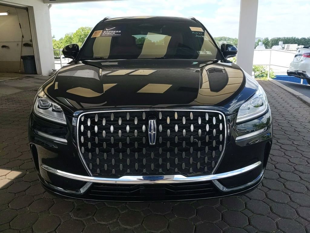 Certified 2025 Lincoln Corsair Grand Touring AWD/4WD image 2