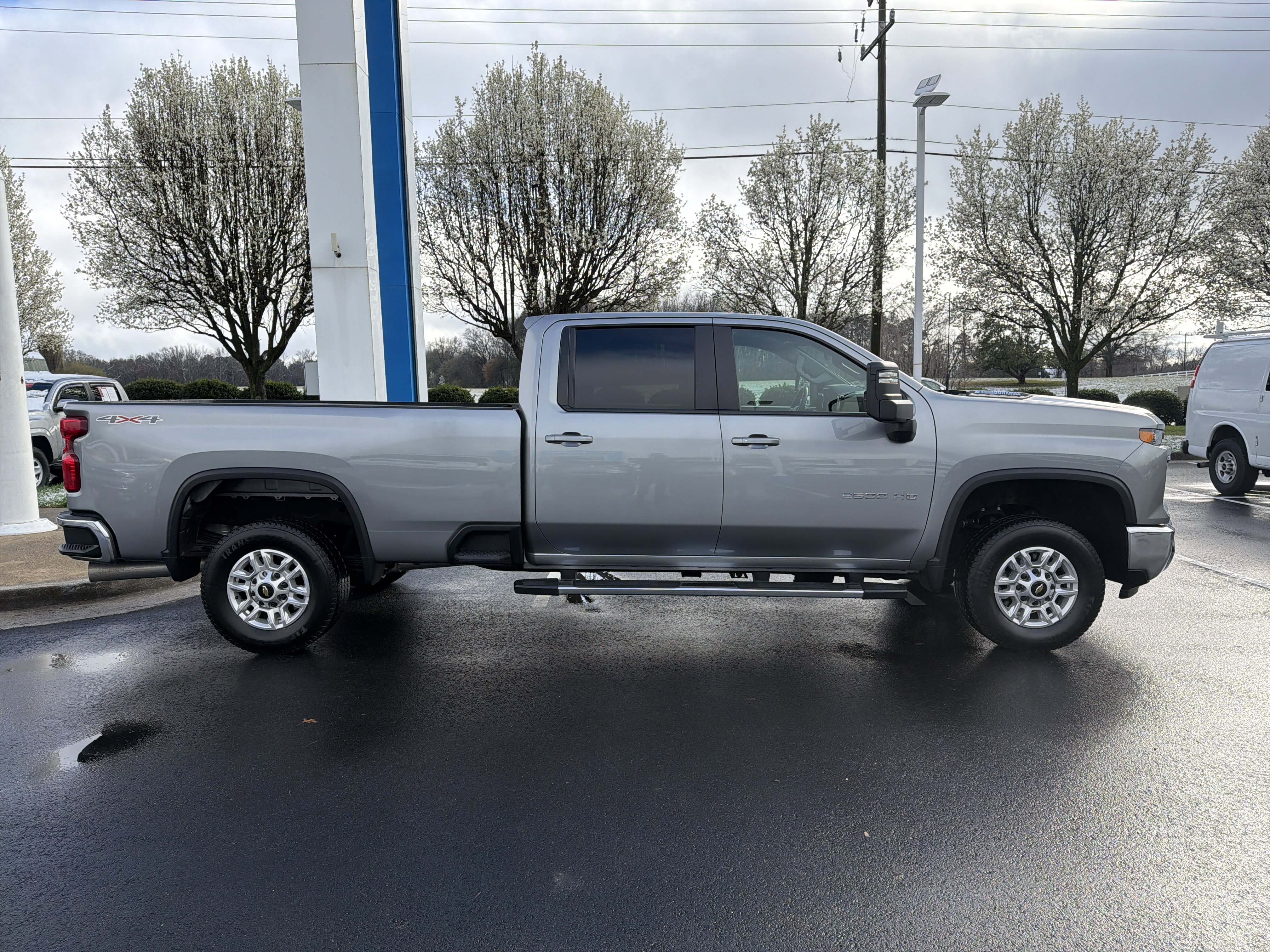 Used 2025 Chevrolet Silverado 2500 LT w/ Safety Package image 11