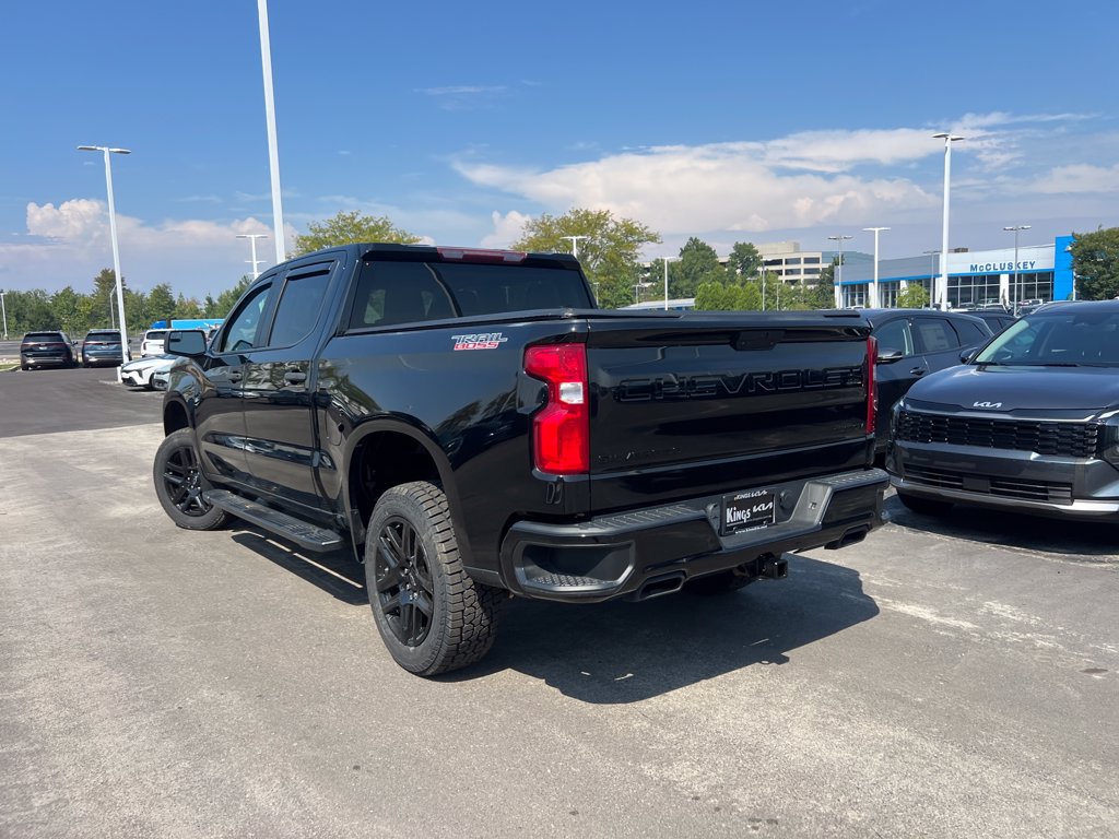Used 2021 Chevrolet Silverado 1500 Custom Trail Boss w/ Midnight Edition AWD/4WD image 5