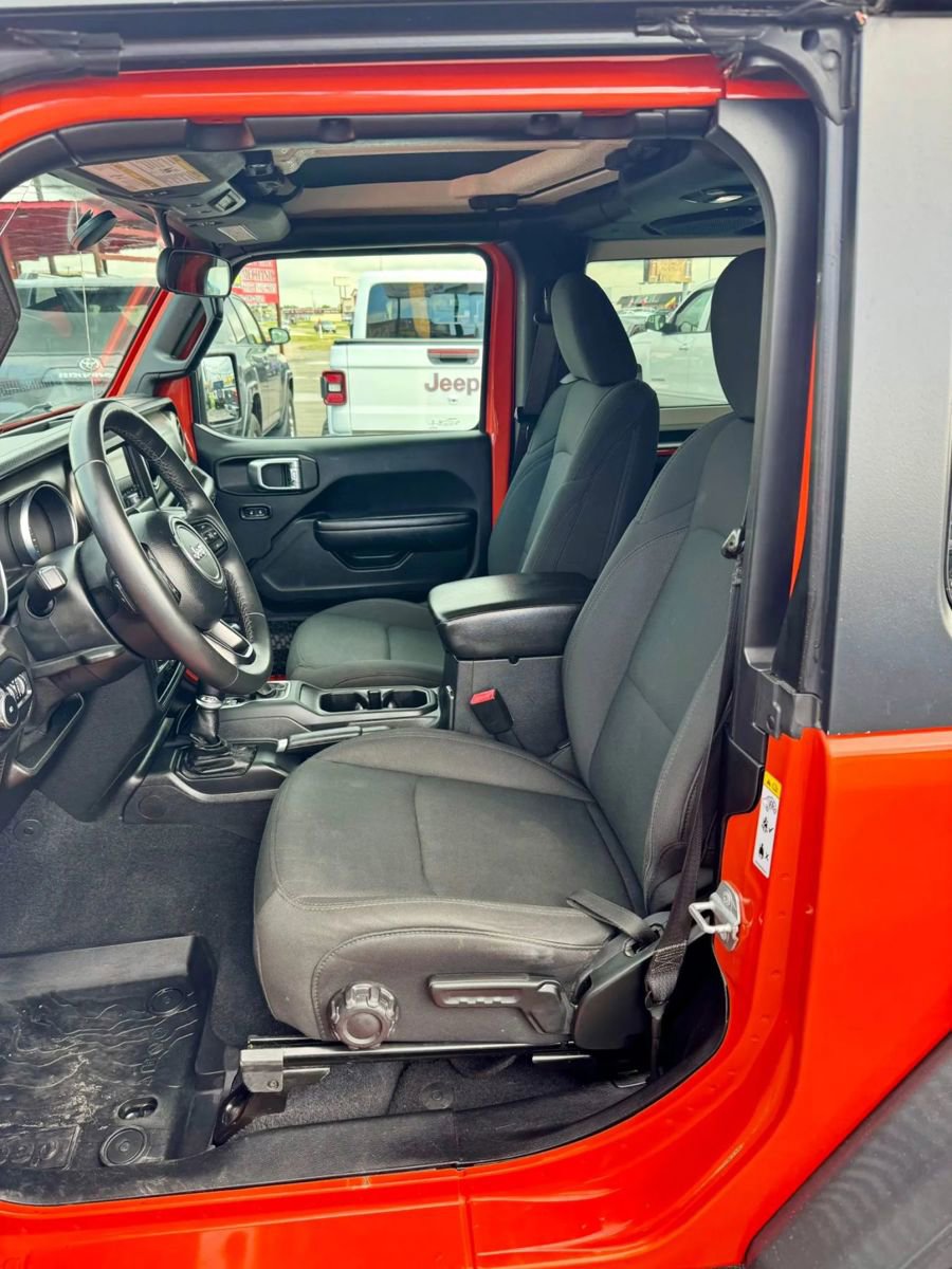 Used 2018 Jeep Wrangler Sport AWD/4WD image 2