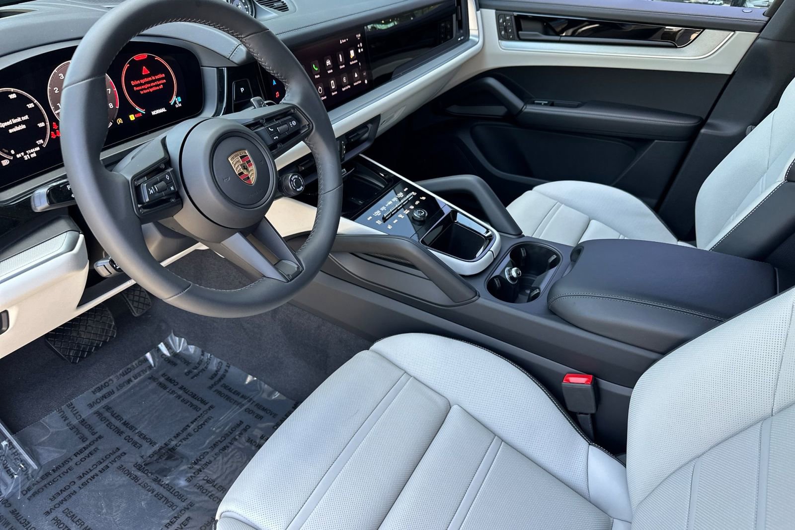 New 2025 Porsche Cayenne Coupe image 4