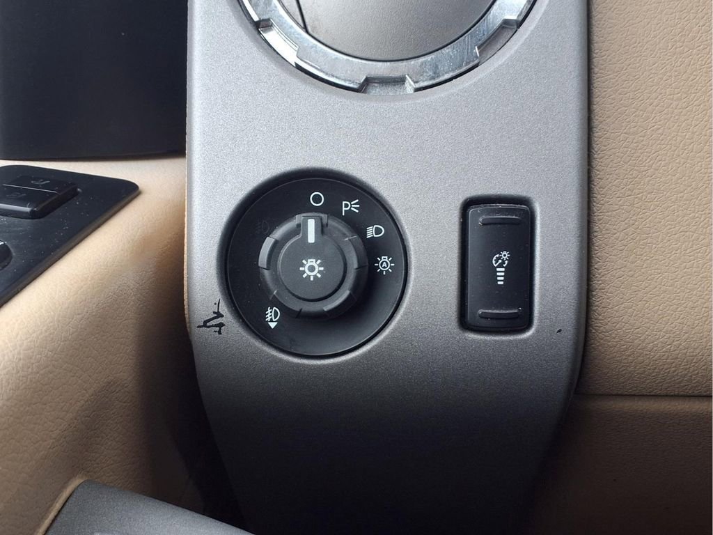 Used 2015 Ford F250 Lariat w/ Lariat Interior Package AWD/4WD image 11