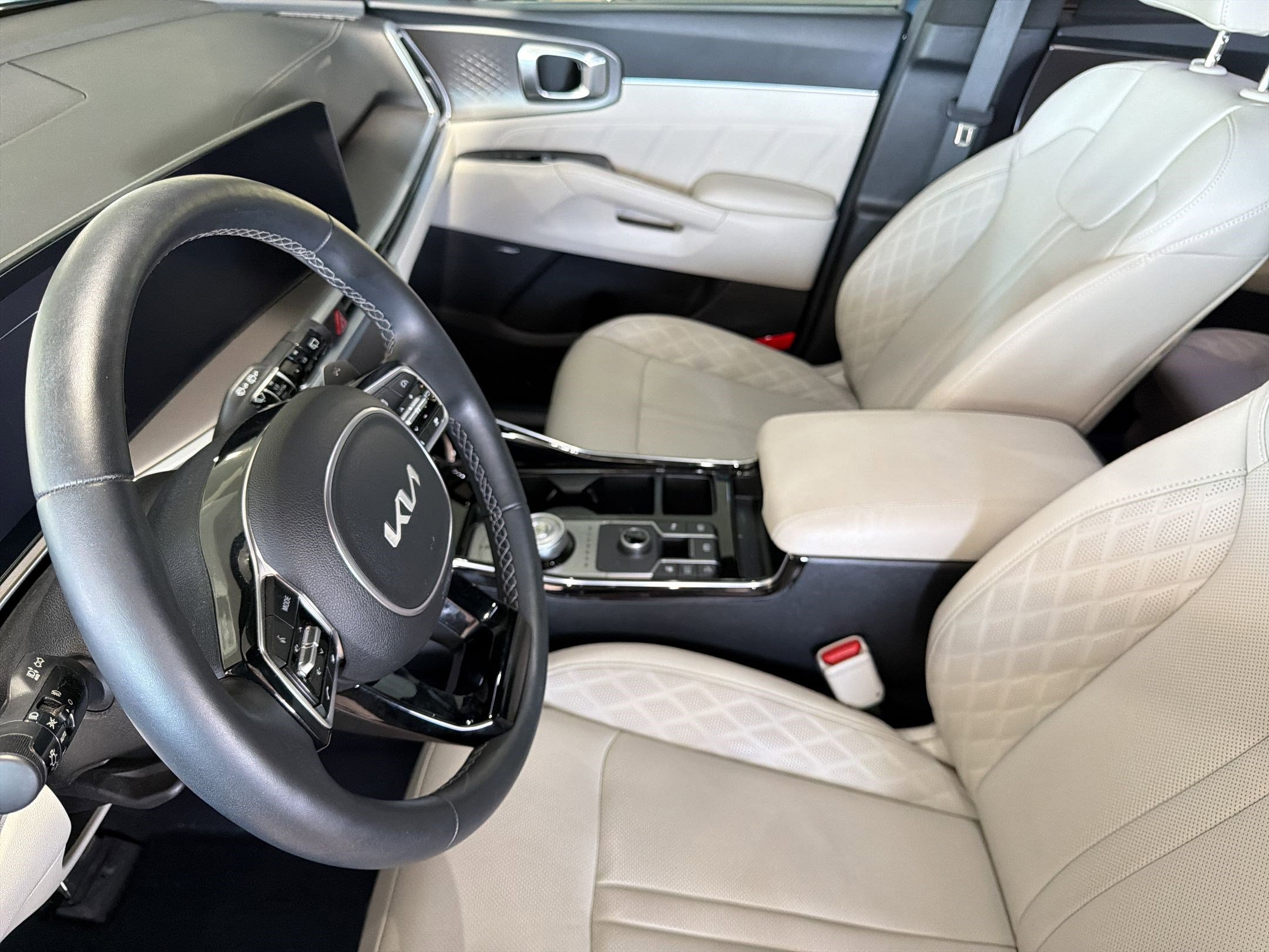 Used 2025 Kia Sorento SX Prestige image 11