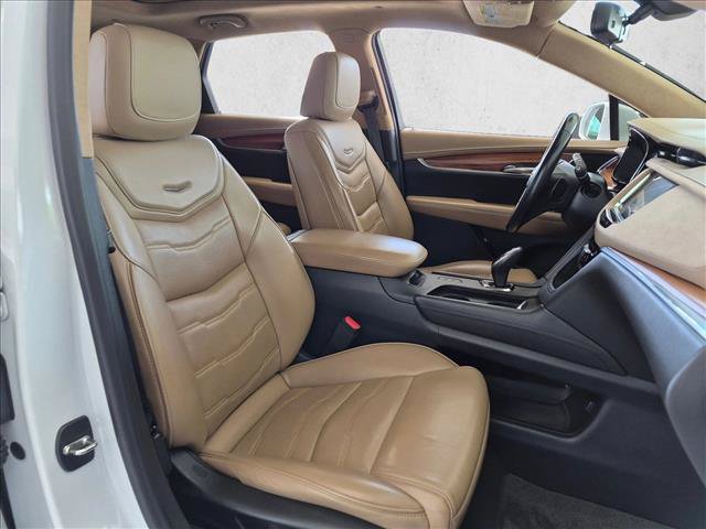 Used 2018 Cadillac XT5 Platinum w/ Driver Assist Package AWD/4WD image 18