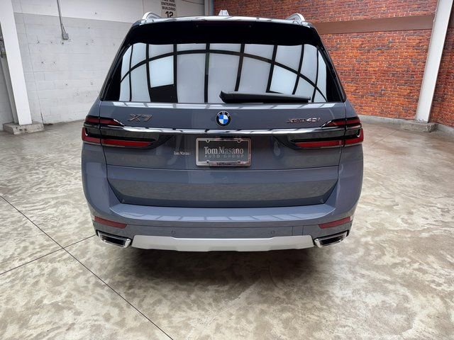 Used 2026 BMW X7 xDrive40i AWD/4WD image 4
