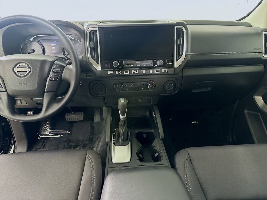Used 2025 Nissan Frontier SV image 18