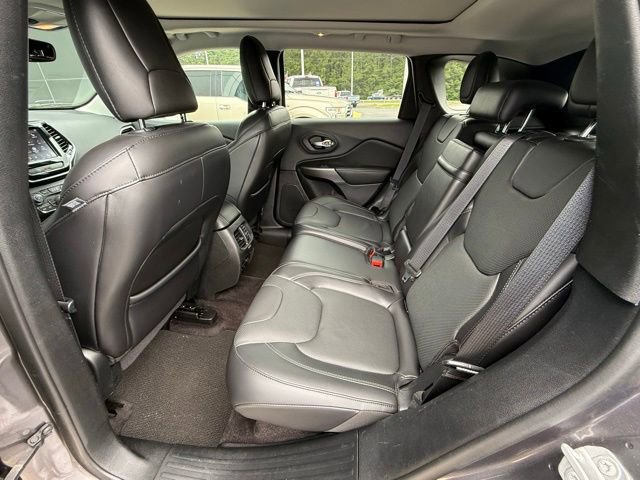 Used 2019 Jeep Cherokee Overland AWD/4WD image 15