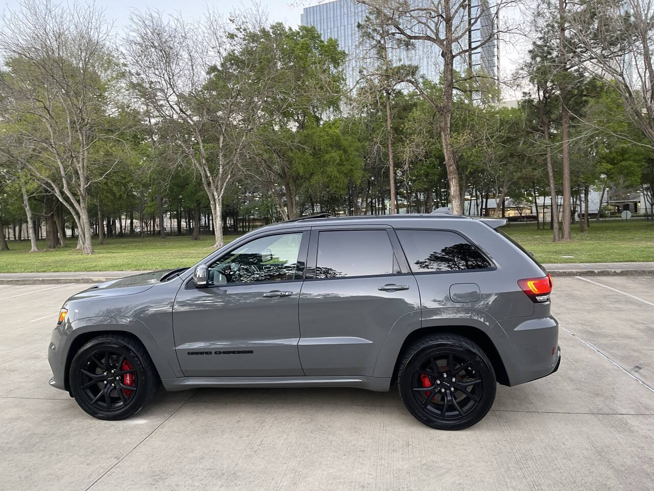 Used 2021 Jeep Grand Cherokee SRT w/ Trailer Tow Group IV AWD/4WD image 12