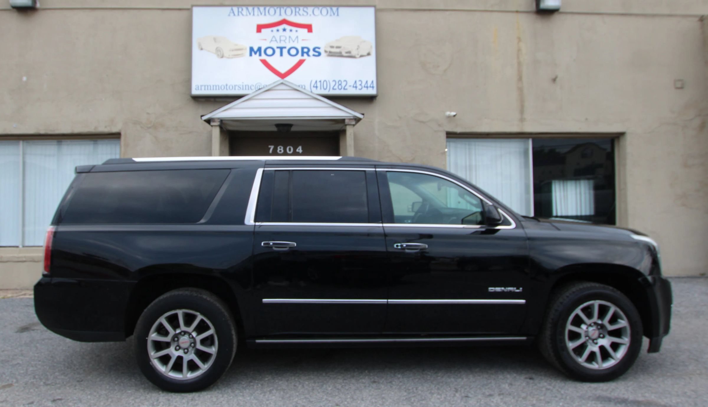 Used 2016 GMC Yukon XL Denali w/ Open Road Package AWD/4WD image 4