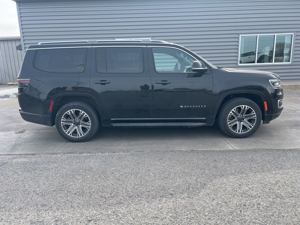 Used 2024 Jeep Wagoneer Series II w/ Flexible Seating Group image 4