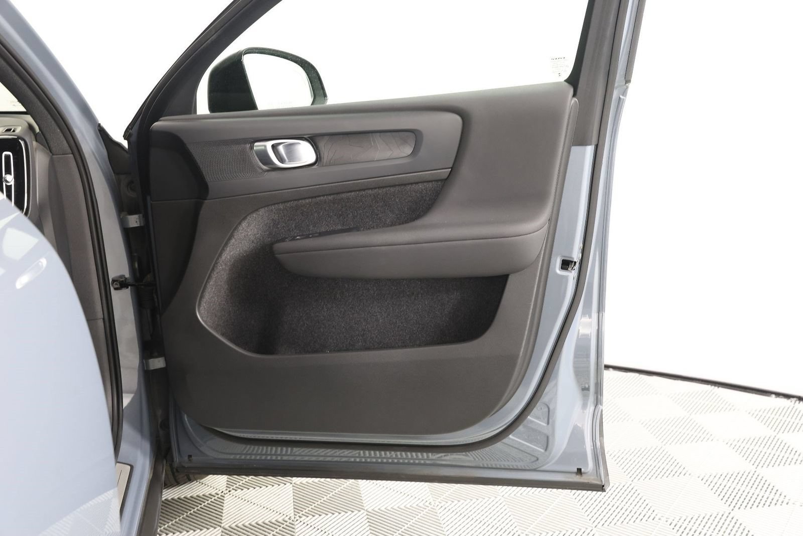 Certified 2023 Volvo C40 P8 Recharge Plus w/ Protection Package Premier AWD/4WD image 21