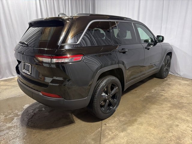 New 2026 Jeep Grand Cherokee Limited w/ Limited Altitude Package image 5