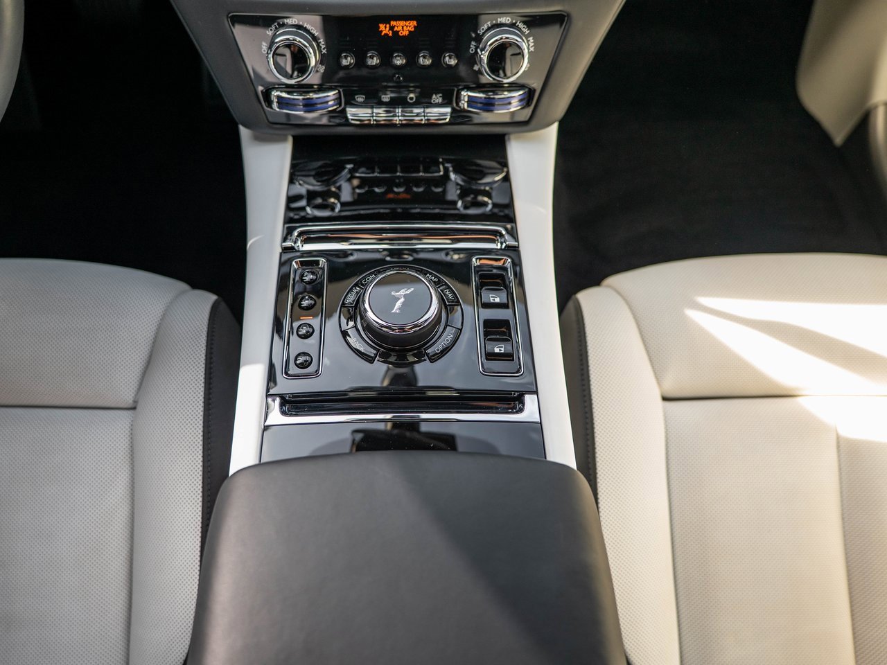 Used 2022 Rolls-Royce Ghost image 42