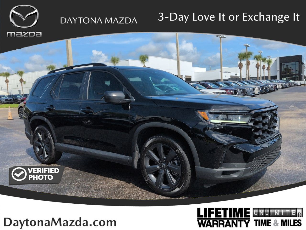 Used 2025 Honda Pilot Sport image 1