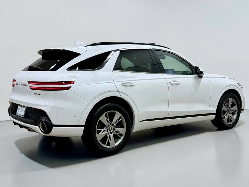 Used 2023 Genesis GV70 3.5T Sport w/ Sport Advanced Package AWD/4WD image 18