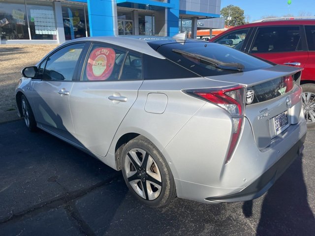 Used 2018 Toyota Prius Four Touring w/ Premium Convenience Package image 2