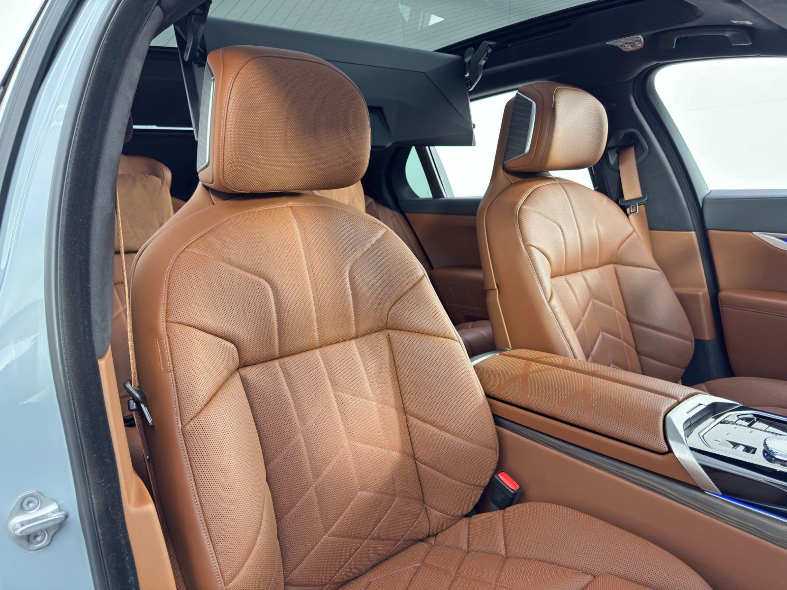 Used 2023 BMW i7 xDrive60 w/ Executive Package 2 image 48