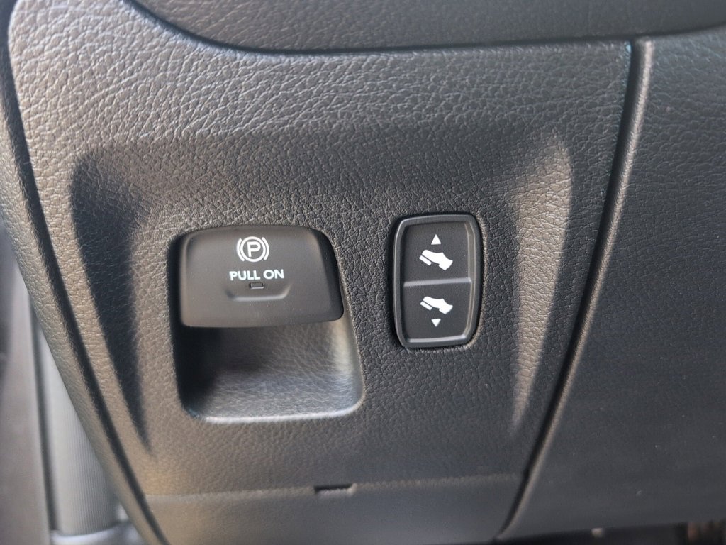 New 2025 RAM 1500 4x4 Crew Cab image 22