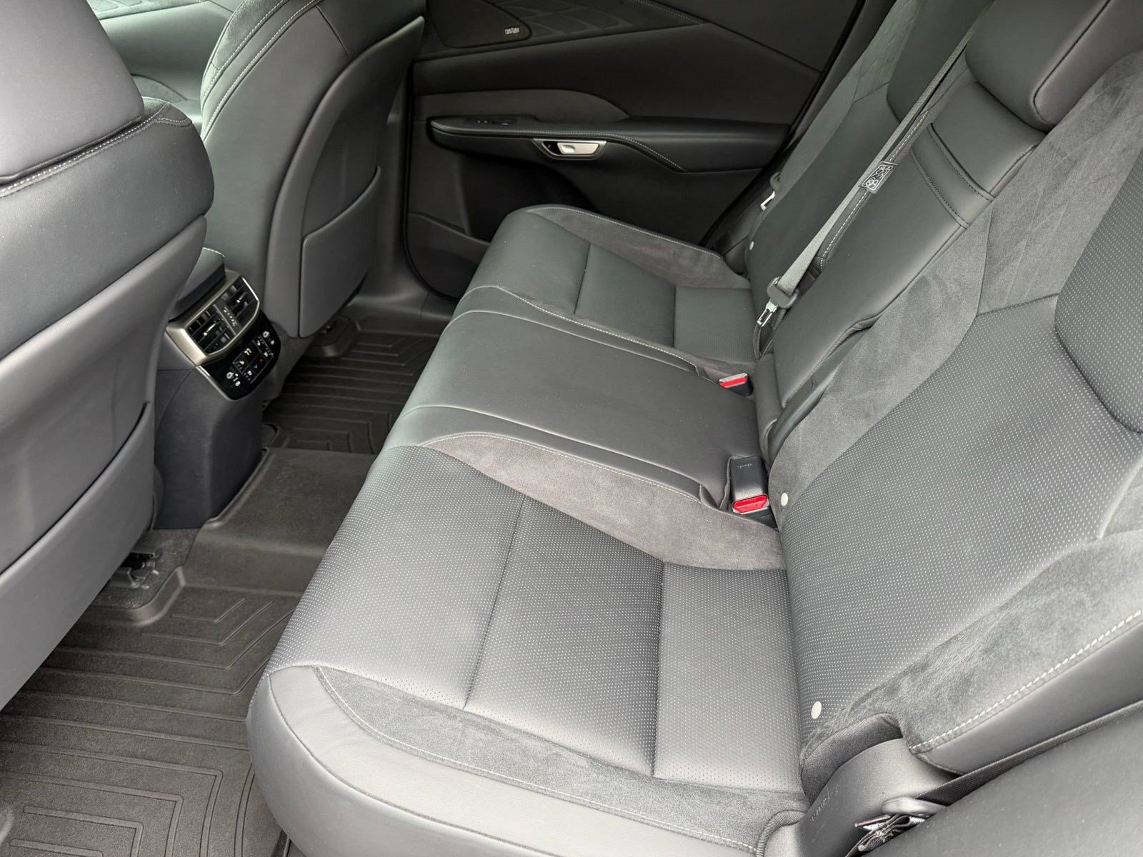 Certified 2024 Lexus RX 350 AWD w/ Convenience Package image 28