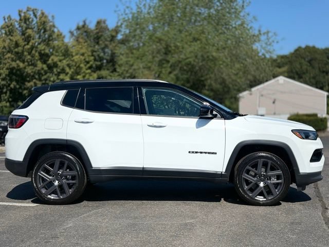 New 2025 Jeep Compass Limited w/ Sun & Sound Group AWD/4WD image 7
