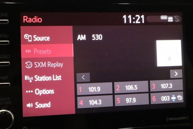 Used 2020 Toyota Corolla SE image 32