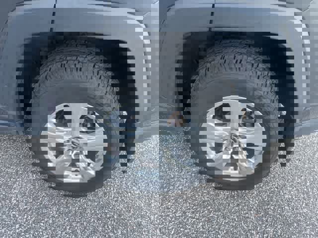 Used 2020 Toyota RAV4 XLE image 8