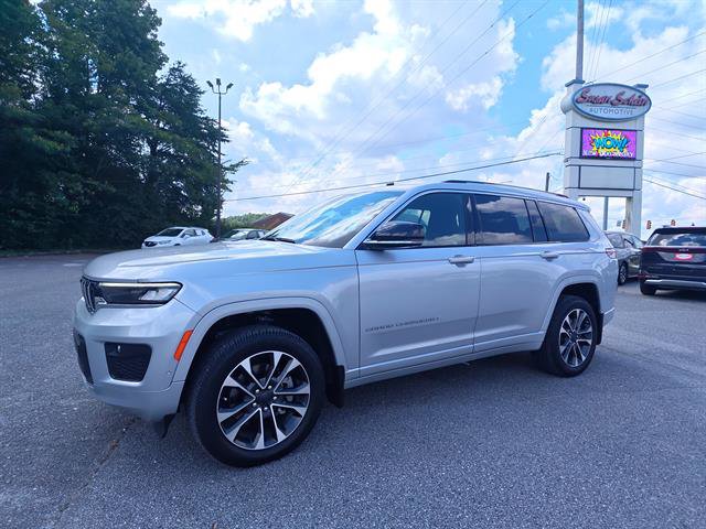 Used 2023 Jeep Grand Cherokee L Overland w/ Advanced Protech Group III AWD/4WD image 1