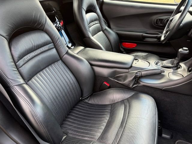 Used 2004 Chevrolet Corvette Convertible w/ Preferred Equipment Group image 12