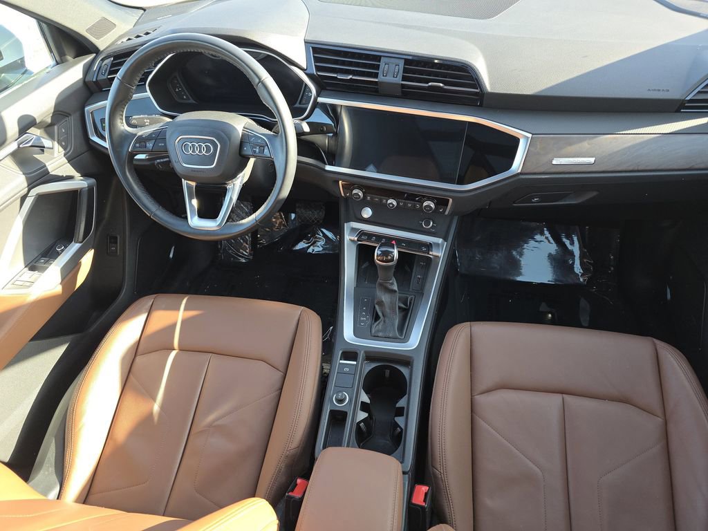 Used 2019 Audi Q3 2.0T Premium Plus w/ Premium Plus Package image 2