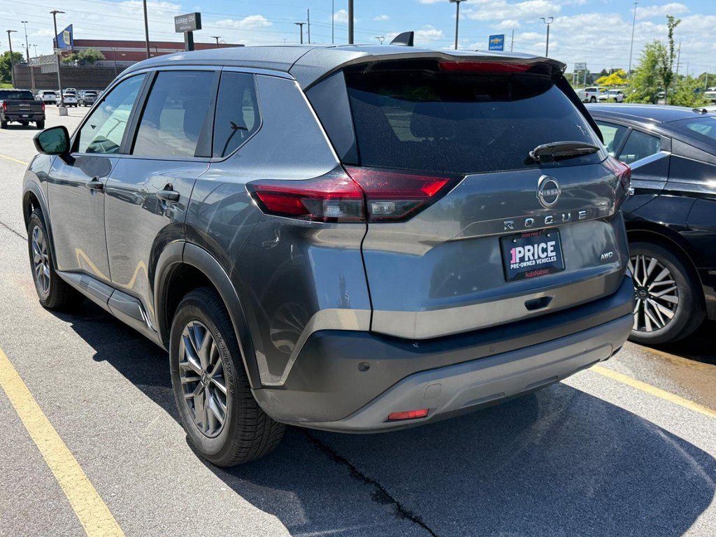 Used 2023 Nissan Rogue S AWD/4WD image 8