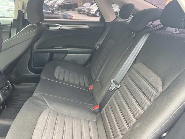 Used 2019 Ford Fusion SE FWD image 19