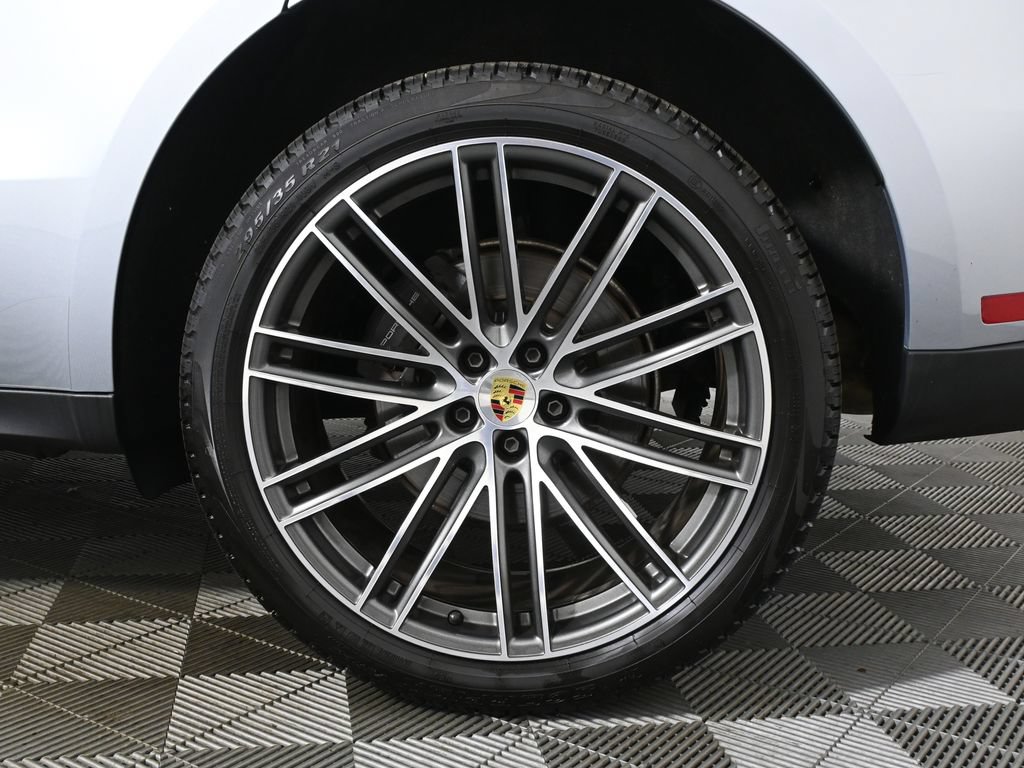 Used 2026 Porsche Macan AWD/4WD image 12