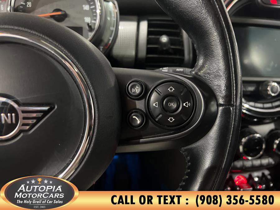 Used 2019 MINI Cooper 2-Door Hardtop w/ Storage Package image 21