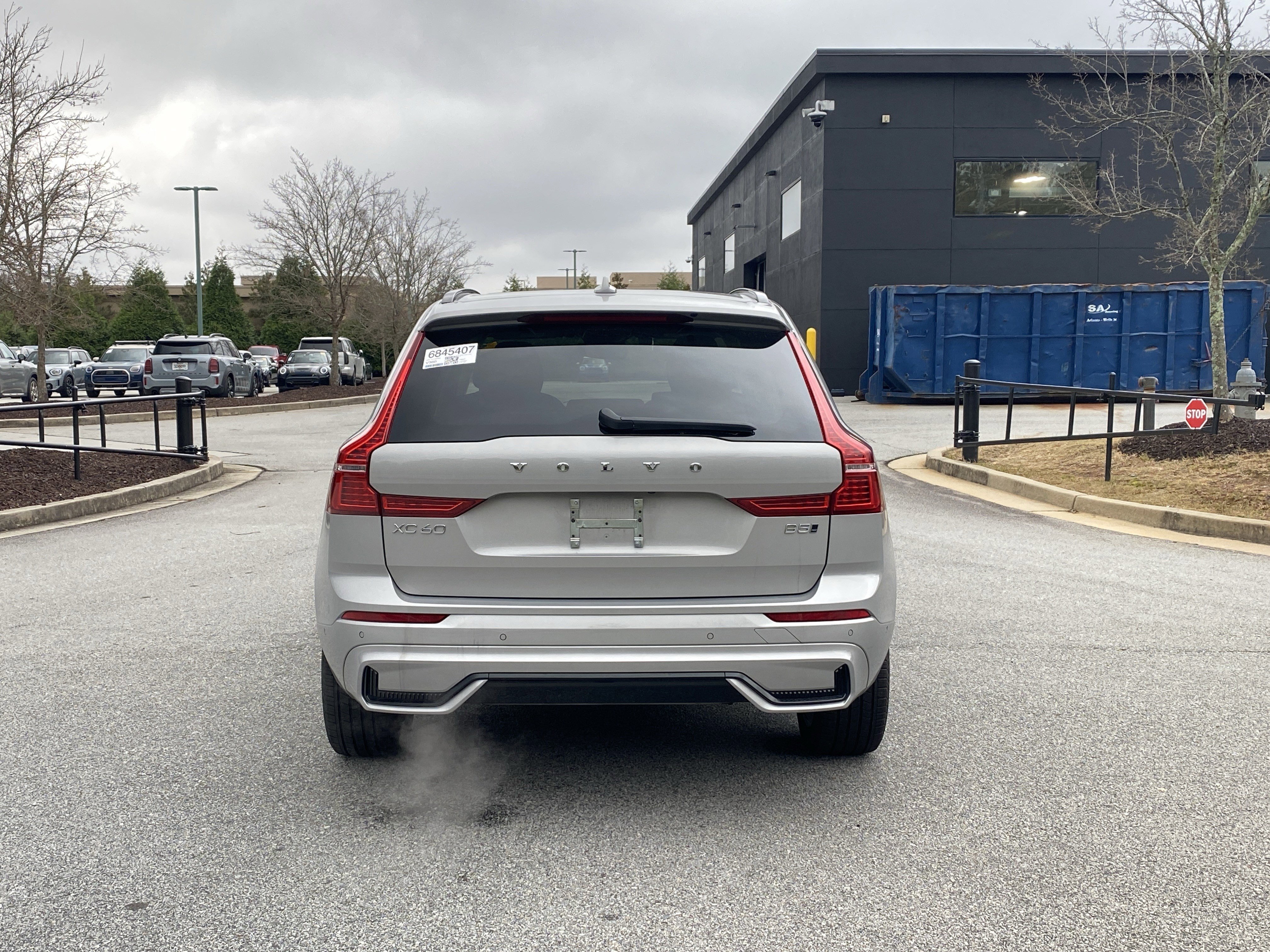 Used 2025 Volvo XC60 B5 Plus image 16