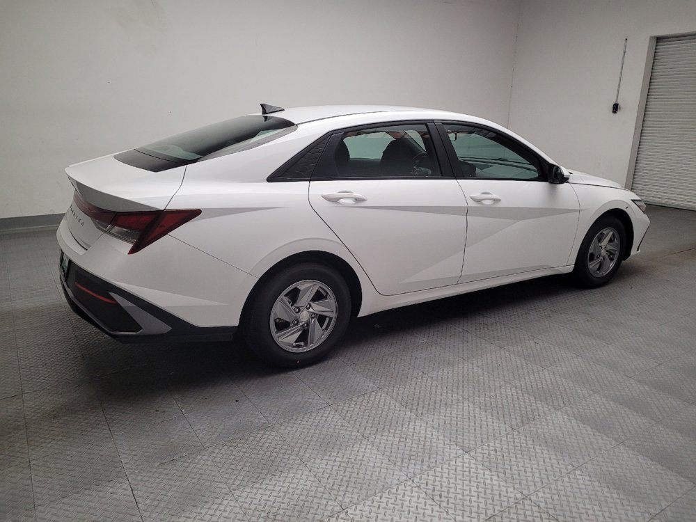 Used 2024 Hyundai Elantra SE FWD image 10